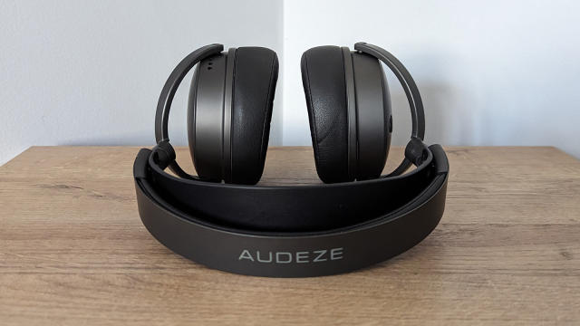 Audeze Maxwell Review: Wireless Gaming Headset Delivers A Very Nice Surprise
