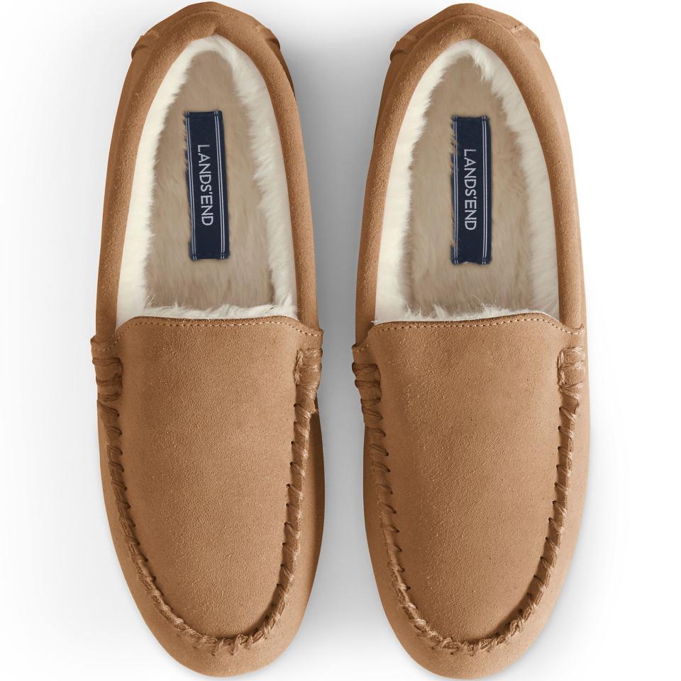 <p><a href="https://go.redirectingat.com?id=74968X1596630&url=https%3A%2F%2Fwww.landsend.com%2Fproducts%2Fwomens-suede-leather-moccasin-slippers%2Fid_301023&sref=https%3A%2F%2Fwww.countryliving.com%2Fshopping%2Fg45486278%2Fbest-slippers%2F" rel="nofollow noopener" target="_blank" data-ylk="slk:Shop Now;elm:context_link;itc:0;sec:content-canvas" class="link ">Shop Now</a></p><p>Lands' End Suede Leather Moccasin Slippers</p><p>landsend.com</p><p>$59.95</p><span class="copyright">Lands' End </span>