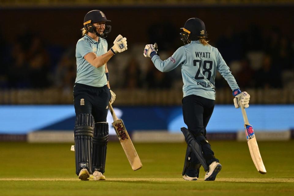 Danni Wyatt (right) combined with her captain for a crucial partnership (Getty Images)