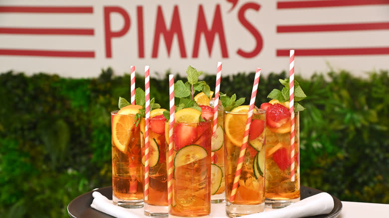 Pimm's cups with cucumber slices