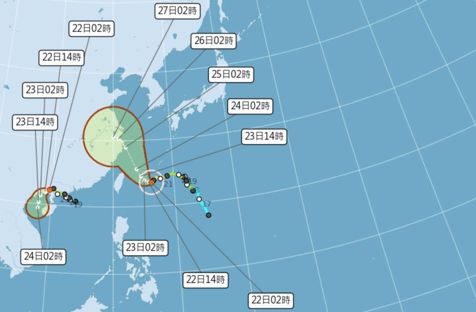 中颱烟花今晨5時中心位置在台北東南東方約500公里海面上，向西轉西北西緩慢前進，估今晚至明凌晨間發陸警，但若路徑再北偏也可能不發布，而明後天影響最劇！（圖片來源：氣象局，下同）