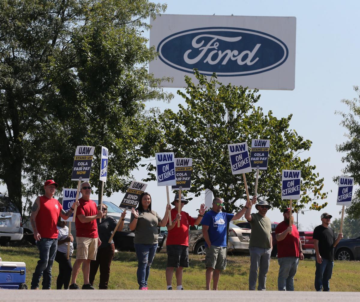 Here's what we know about the Ford, UAW tentative agreement and what it