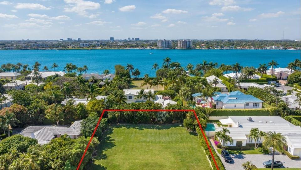 Outlined in red a vacant lot near the Intracoastal Waterway at 620 N. Lake Way in Palm Beach just sold for a recorded $10.25 million.