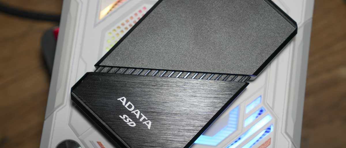  ADATA SE920. 