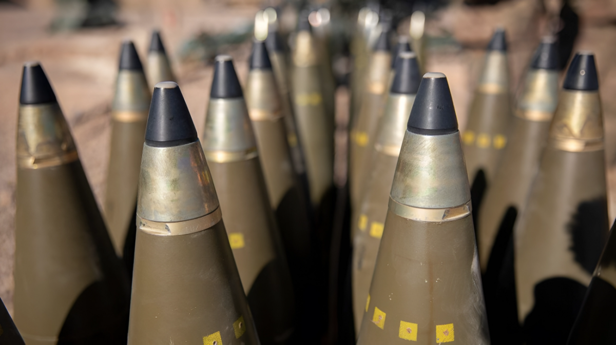 Ukraine's Defence Ministry says France will be able to provide Ukraine with 3,000 155mm projectiles per month - Yahoo News
