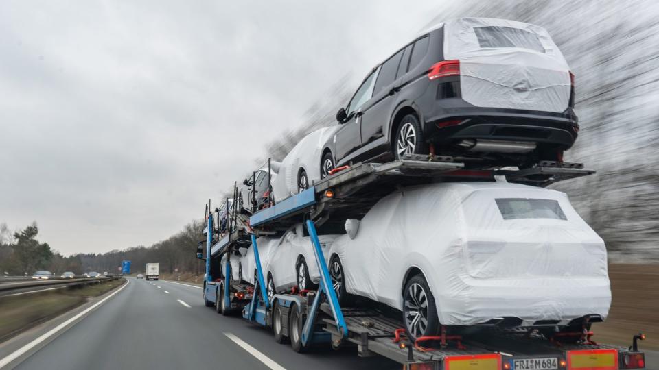 Im Mai wurden in Deutschland nur etwa halb so viele Autos neu zugelassen wie im Vorjahresmonat.