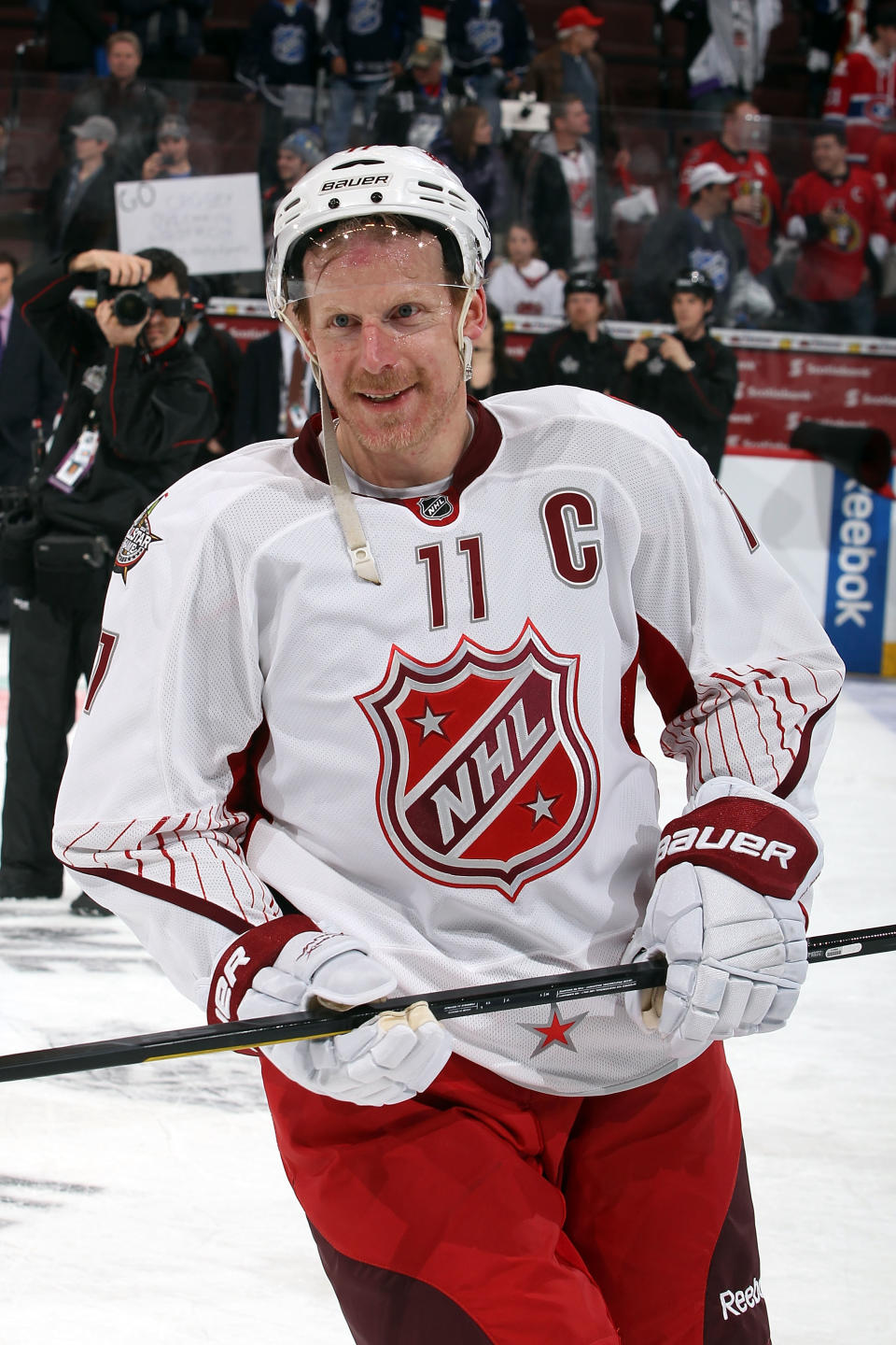 OTTAWA, ON - JANUARY 29: Daniel Alfredsson #11 of the Ottawa Senators and Team Alfredsson waves to the crowd after losing to Team Chara after the 2012 Tim Hortons NHL All-Star Game at Scotiabank Place on January 29, 2012 in Ottawa, Ontario, Canada. (Photo by Christian Petersen/Getty Images)