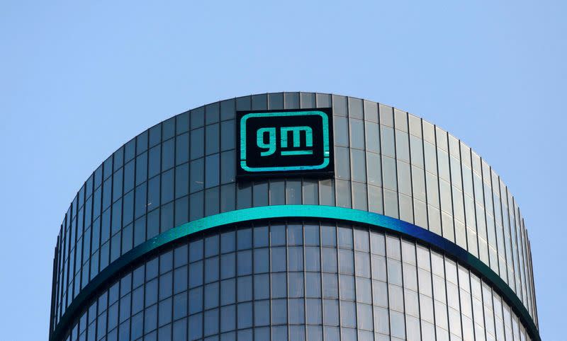 Logo of GM atop the company headquarters