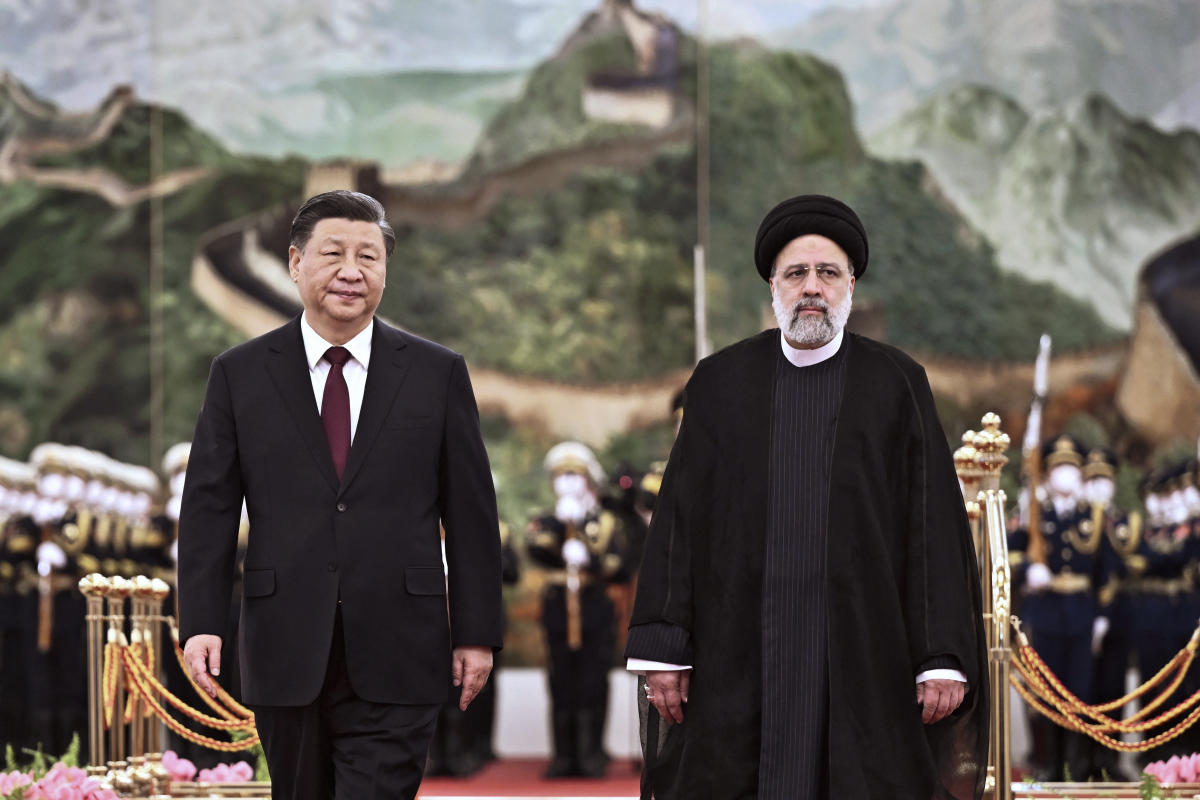 La Chine et l’Iran appellent l’Afghanistan à mettre fin aux restrictions imposées aux femmes