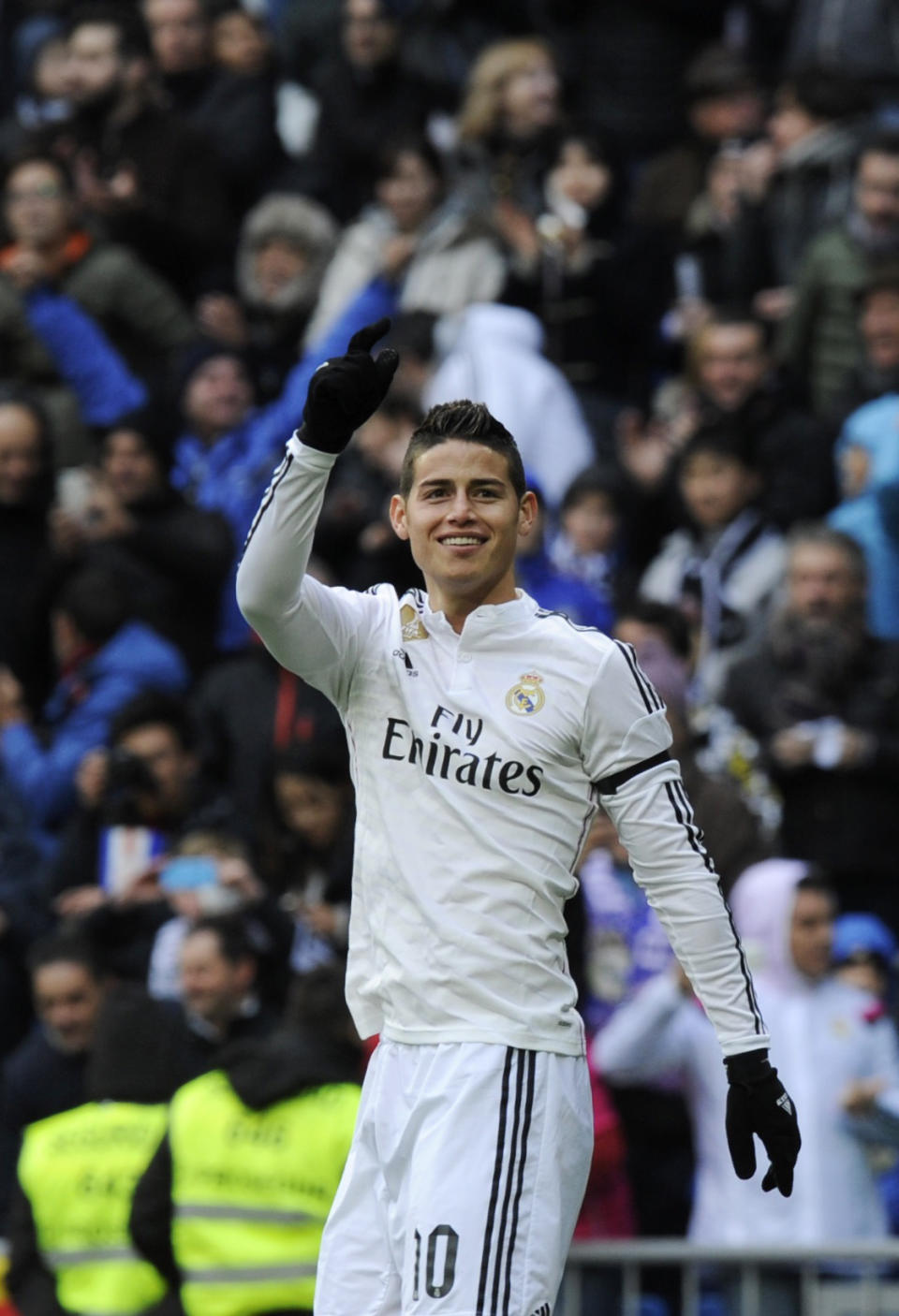 James Rodriguez de Real Madrid celebra un anotado al Real Sociedad el 31 de enero de 2015 (AFP | CURTO DE LA TORRE)