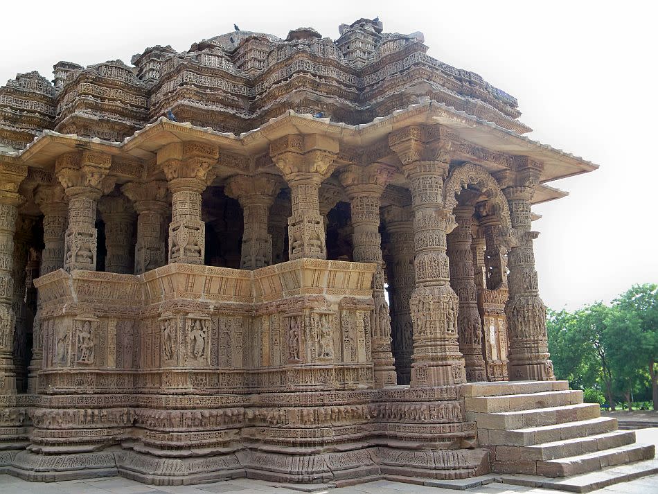 <b>Sabha Mandap View South West:</b> The mandapa as usual is peristylar with an octagonal nave covered by a splendidly carved dome.