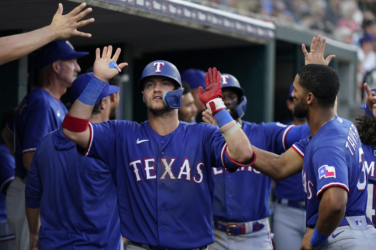 First-place Astros walloped by San Diego Padres, record at home falls to  .500