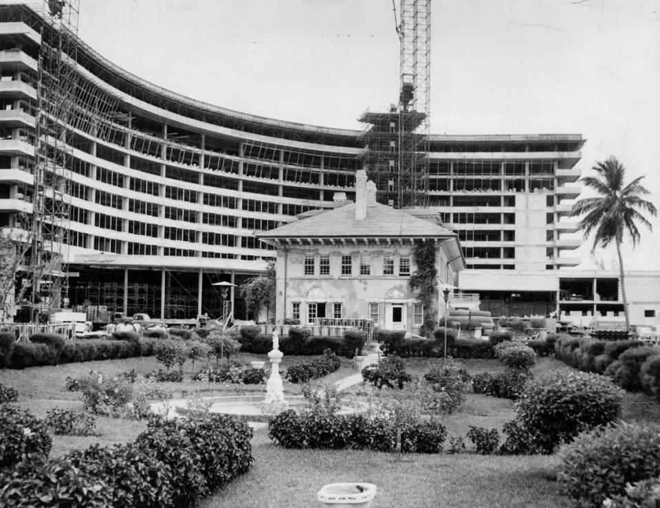 The rising Fontainebleau in 1954.