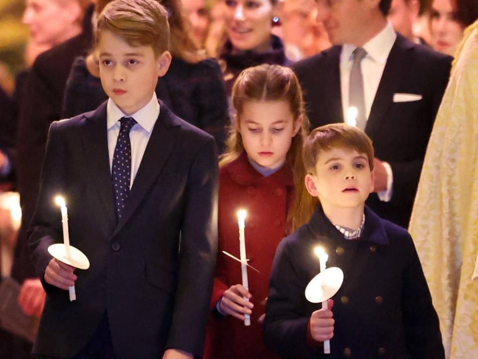 Prinz Louis (r.) mit seinen Geschwistern Prinz George und Prinzessin Charlotte. (Bild: imago/Avalon.red)