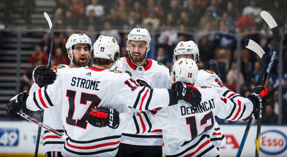 The Blackhawks, they’re scoring. (Getty)