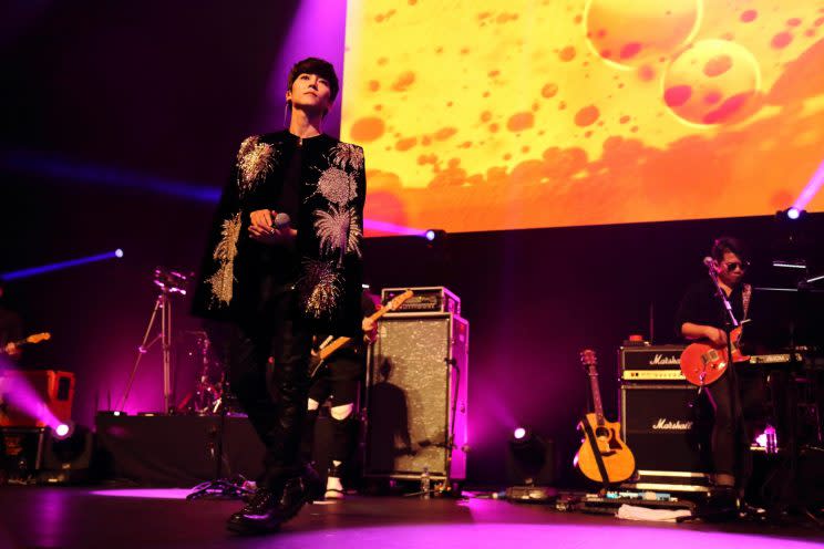 Taiwanese-Korean singer Bii performs at his first concert in Singapore (Photo: KKBOX)