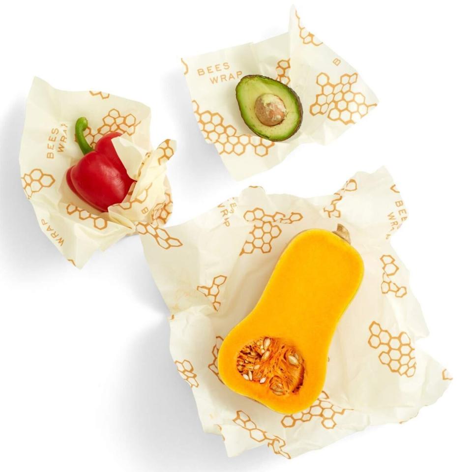 These beeswax food wraps can be used over and over to wrap leftover pizza, fresh fruits or veggies, trail mix &mdash; you name it. <a href="https://amzn.to/2XiHpSW" target="_blank" rel="noopener noreferrer"><strong>Get it on Amazon</strong>﻿</a>.