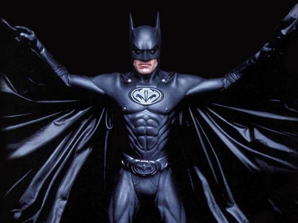 這件蝙蝠戰衣睇落確係古怪。
