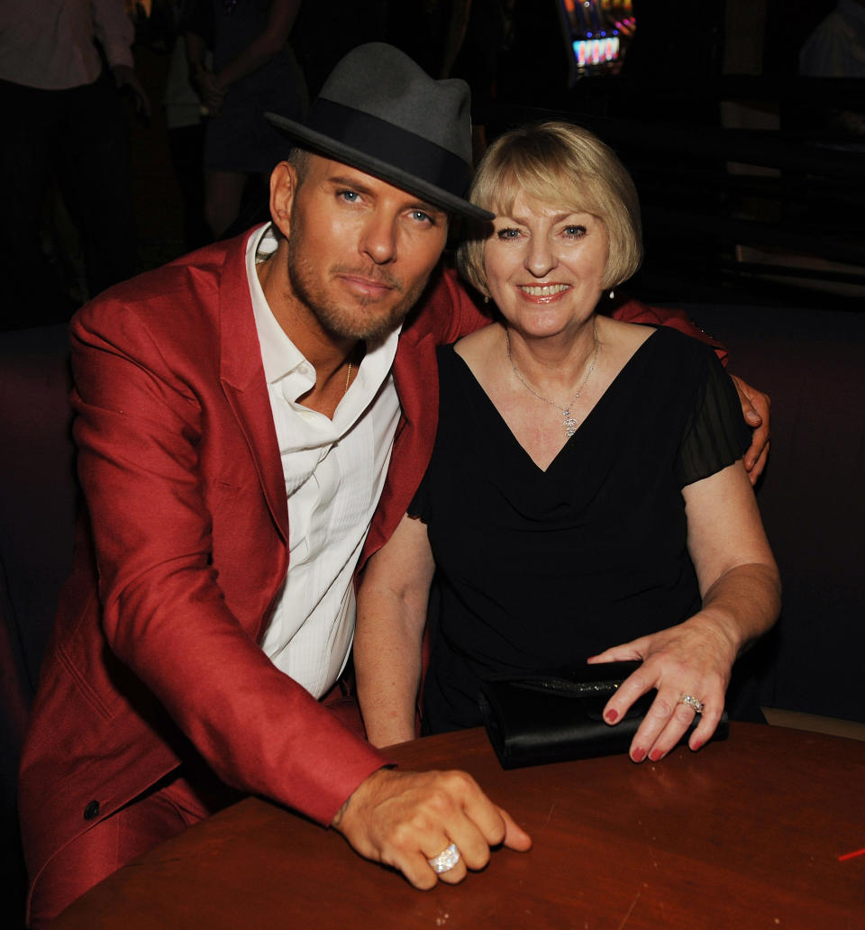 Matt Goss with his mother Carol in Las Vegas in 2009. (Getty Images)