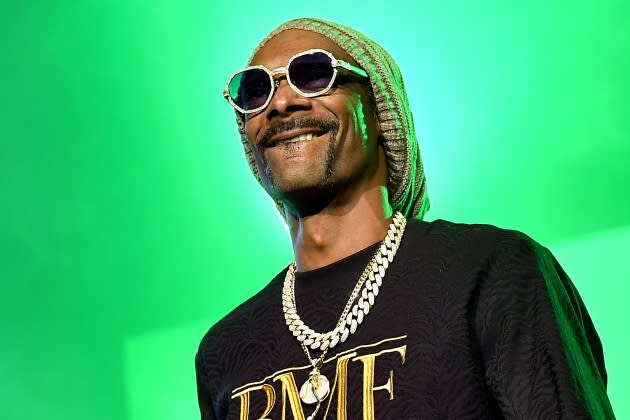 Snoop Dogg Recalls Being “Checked” By Dionne Warwick About His Lyrics