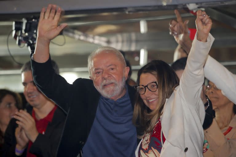 Lula junto a Janja, su tercera esposa