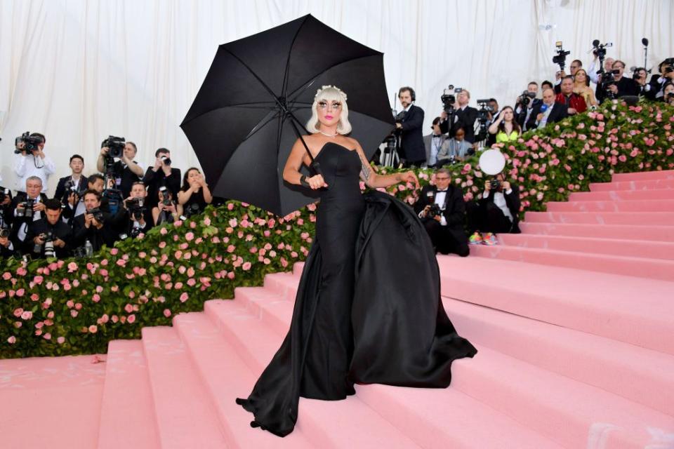 G a l w. Леди Гага мет Гала. Леди Гага мет Гала 2022. Мет Гала 2021. Lady Gaga met Gala 2019.