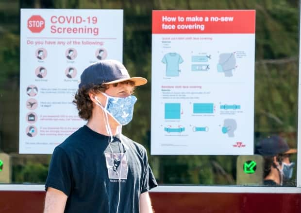 The third wave of the COVID-19 pandemic continues to recede in Ontario, the latest provincial data shows. (Frank Gunn/The Canadian Press - image credit)