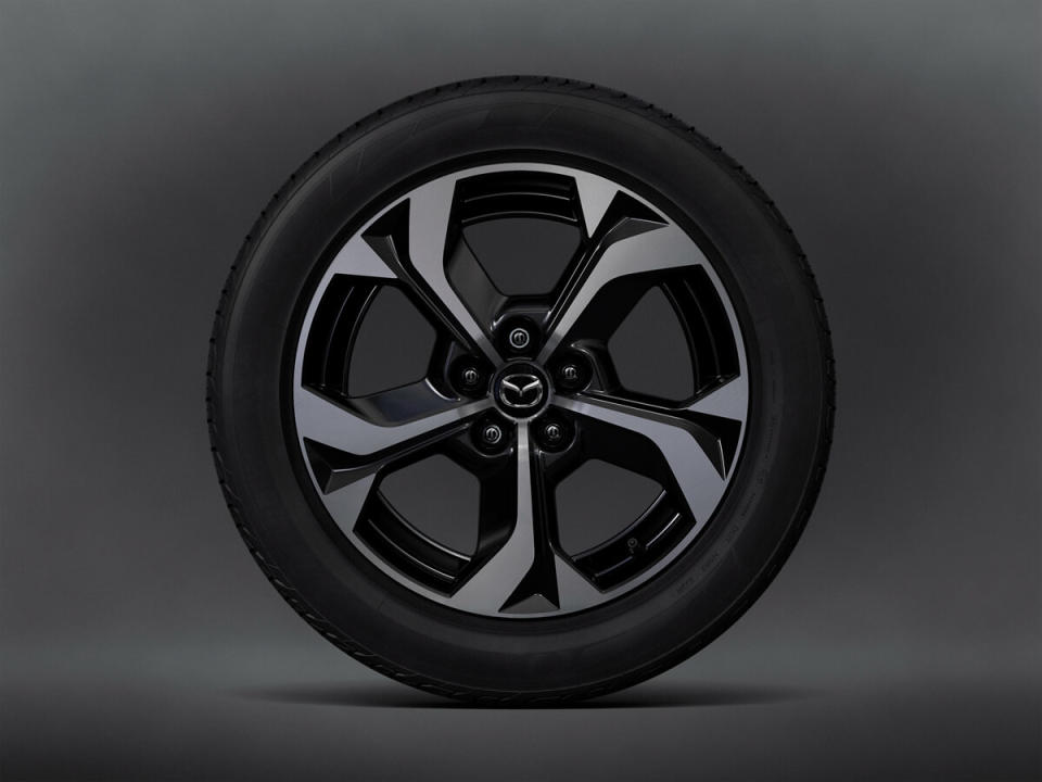 2022_MX-30_IPM1_Common_STD_C152B_R-EV_EXT_Wheel_7G1_Black_metallic.jpg