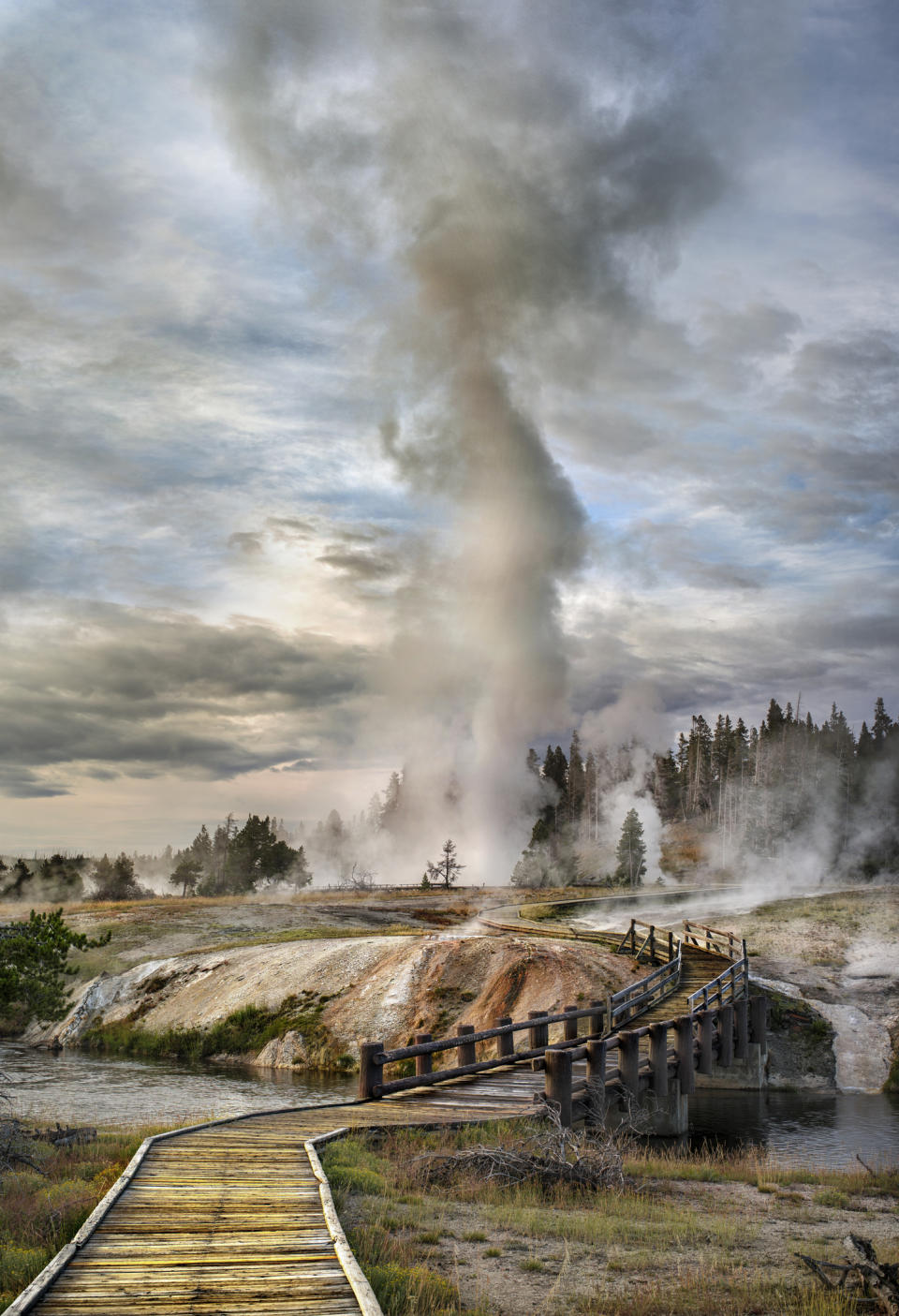 An active geysir at Yellowstone National Park