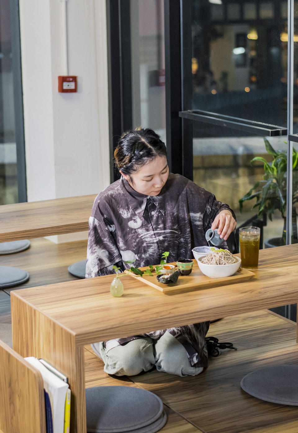 西環美食︱西環藝文空間café！靚景陪你讀書嘆茶 推介陳皮鴨燉湯烏冬