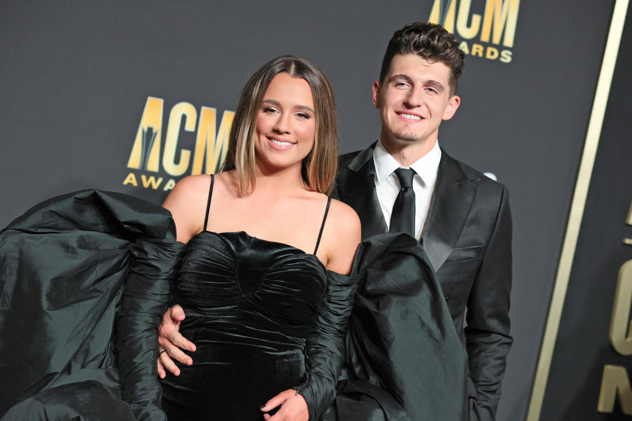 American Idol Alums Gabby Barrett Cade Foehner Expecting Baby No 3