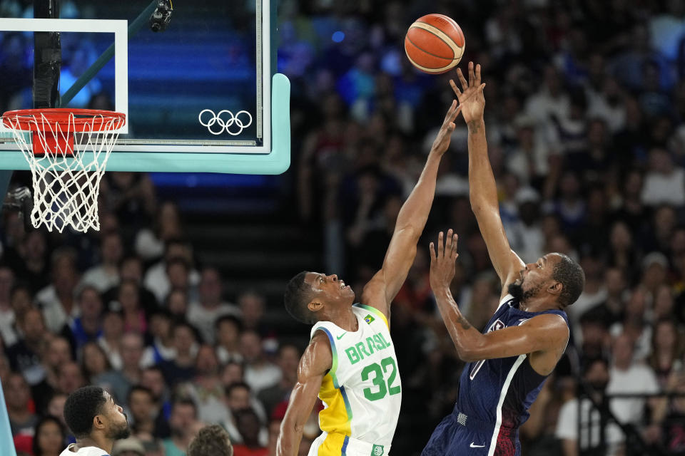 US rolls into semifinals of Paris Olympic basketball tournament, eases