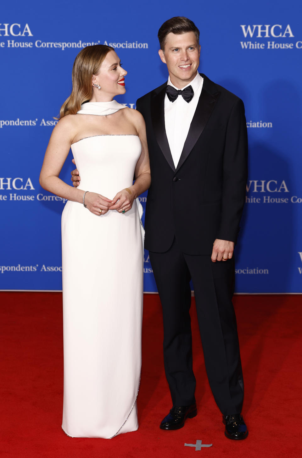 WASHINGTON, DC - APRIL 27: Scarlett Johansson and Colin Jost attend the 2024 White House Correspondents' Dinner at The Washington Hilton on April 27, 2024 in Washington, DC. (Photo by Paul Morigi/Getty Images)