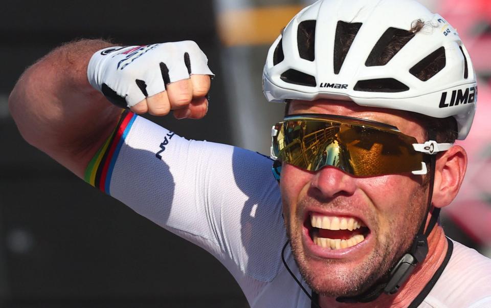 Mark Cavendish - Mark Cavendish turns Roman gladiator in marvellous Giro d'Italia flourish - AFP/Luca Bettini