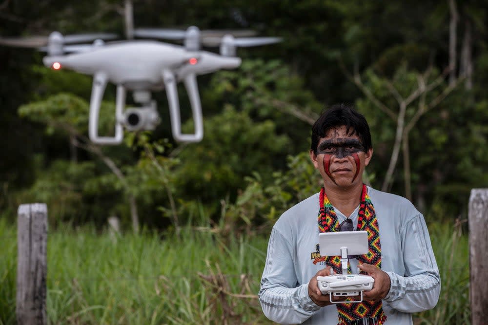 Ismael Menezes Brandão of the Siã Shanenawa people takes part in drone training Porto Velho, Rondônia, Brazil: WWF-UK