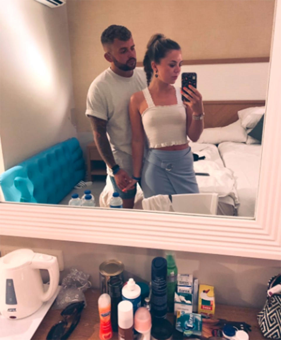 Kelsey sent this selfie to her parents on a recent holiday with her boyfreind Elliott. Source: _kelspoole_ / Twitter