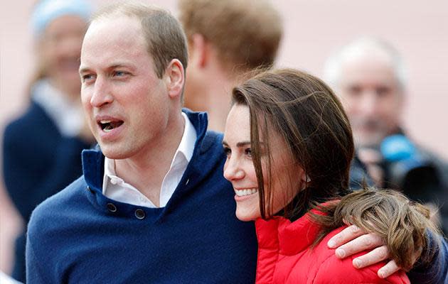 Eine Hand auf der Schulter ist das Zärtlichste, was wir vom royalen Paar in der Öffentlichkeit gesehen haben. Bild: Getty images