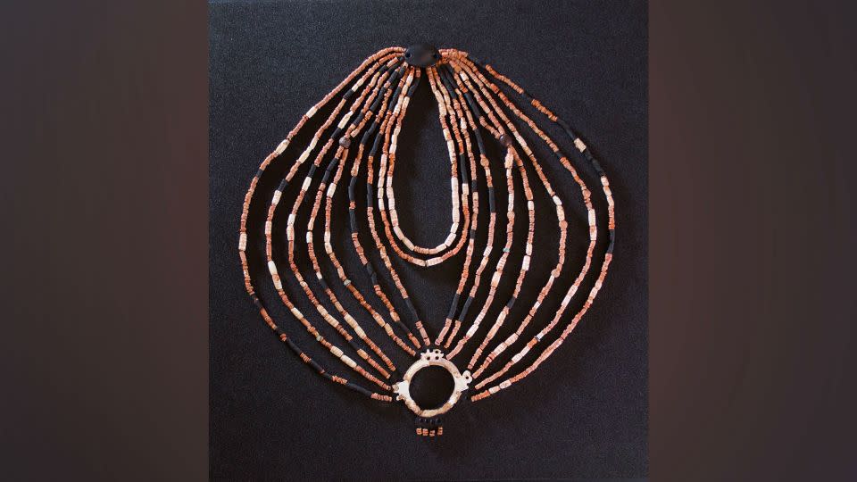 Researchers reassembled a Neolithic necklace made using more than 2,500 beads. - Hala Alarashi, Alice Burkhardt and Ba`ja N.P.