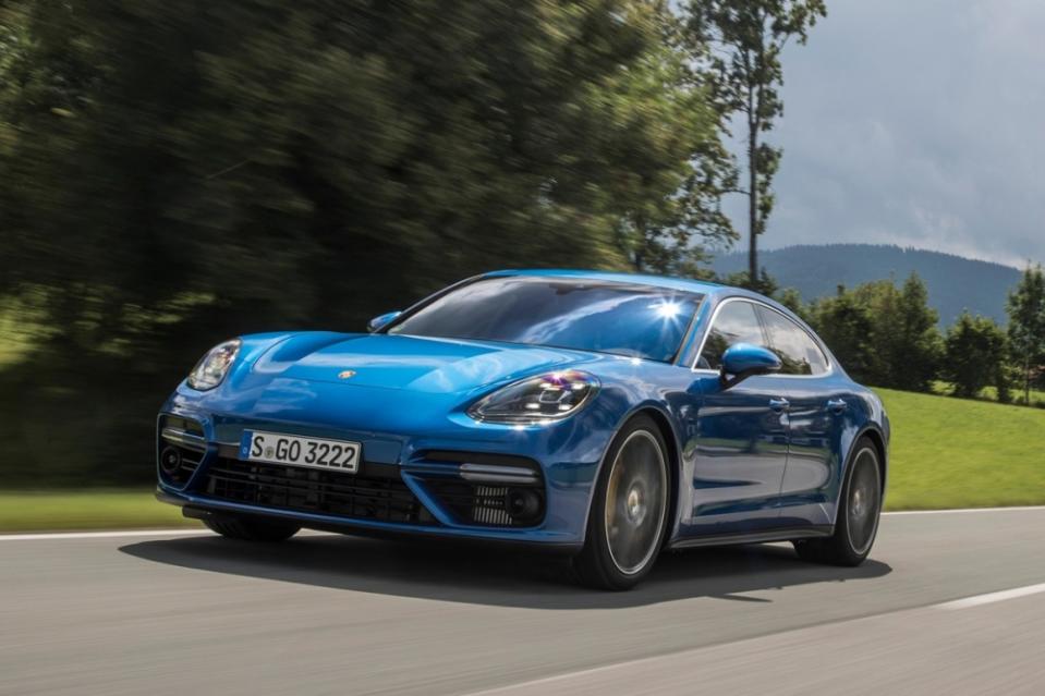 【跑車特企】傳統跑車廠出品之純正四門跑車Aston Marin Rapide S VS Porsche Penamera