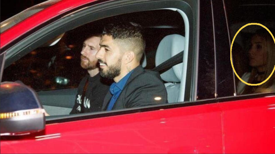 Luis Suárez y Messi abandonan un evento en el hogar de Jordi Alba. En el asiento de atrás, su mujer Sofía Balbi. | Foto: Twitter