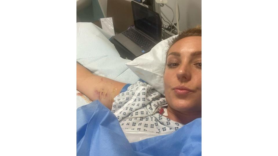 amy dowden lying in hospital bed post surgery 