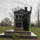 <p>Sobre el cementerio, además, tuvo lugar la Batalla de Brooklyn y, para celebrar el 144 aniversario de este enfrentamiento, se construyó una escultura de Minerva, la diosa romana de la sabiduría. (Foto: Wikimedia Commons). </p>