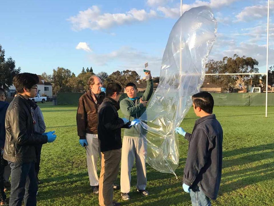 Students learn how to use a balloon from Scientific Balloon Solutions on 17 February 2017 (Scientific Balloon Solutions)
