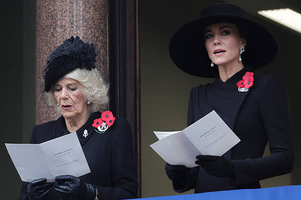 kate-camilla-balcon