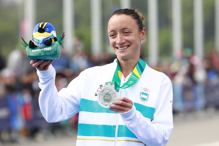 La maratonista Florencia Borelli obtuvo la medalla de plata en los Juegos Panamericanos Santiago 2023 y este año consiguió en Sevilla la clasificación para París 2024