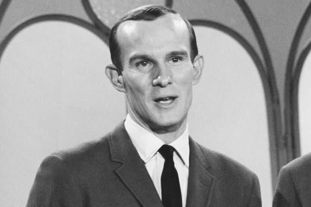 <p>Everett Collection</p> Tom Smothers