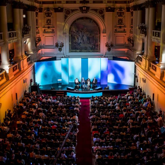 "Nobel Prize Dialogue" en Santiago de Chile.