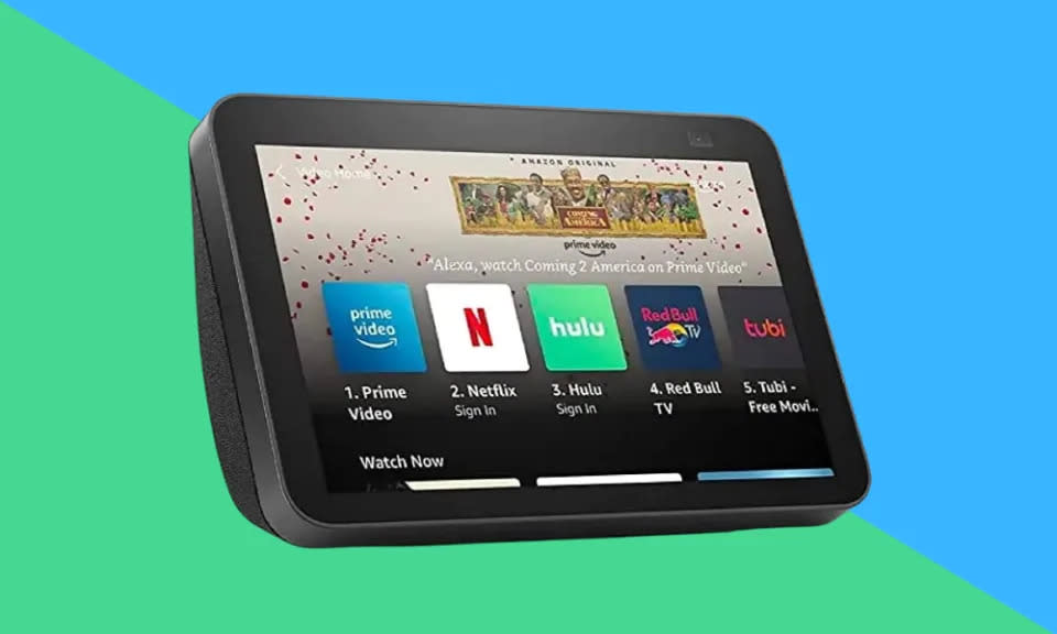 El Echo Show 8 de 2da generación se puede conseguir ahora con un descuento histórico de 130 a 70 dólares gracias a las promociones del Amazon Prime Day de octubre. (Foto: Amazon)