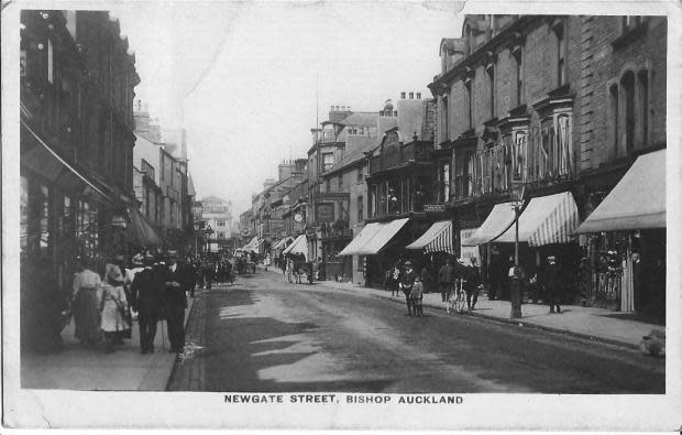 The Northern Echo: A busy shopping day in 1900 in Newgate Street