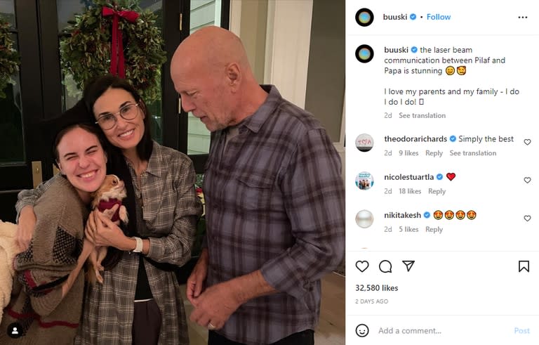 Bruce Willis pasó un día de fiesta con Demi Moore y su hija (Foto: Instagram @buuski)